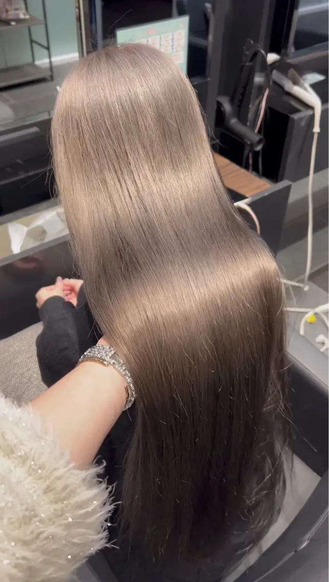 ロング ヘアカラー こはる.⋆𝜗𝜚／ 谷町／縮毛矯正のヘアスタイル