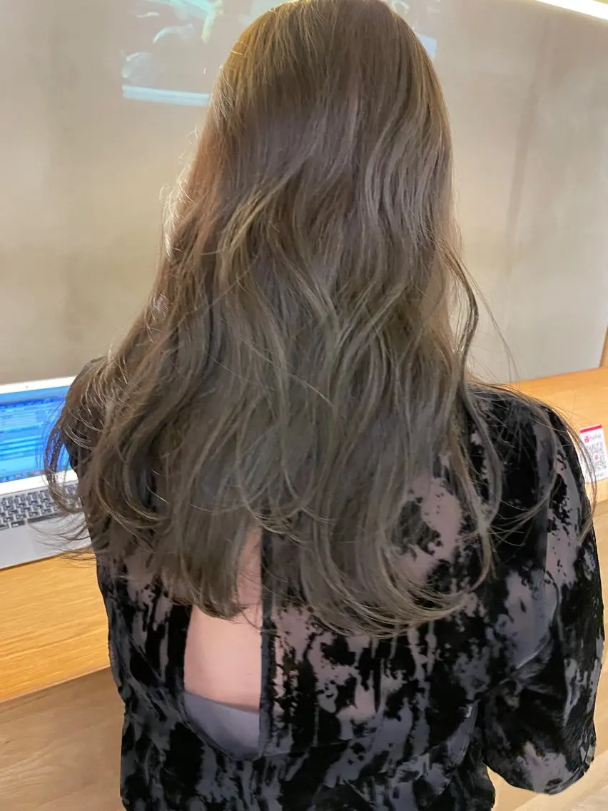 セミロング 透明感カラー 🎀エリコ🌈のヘアスタイル