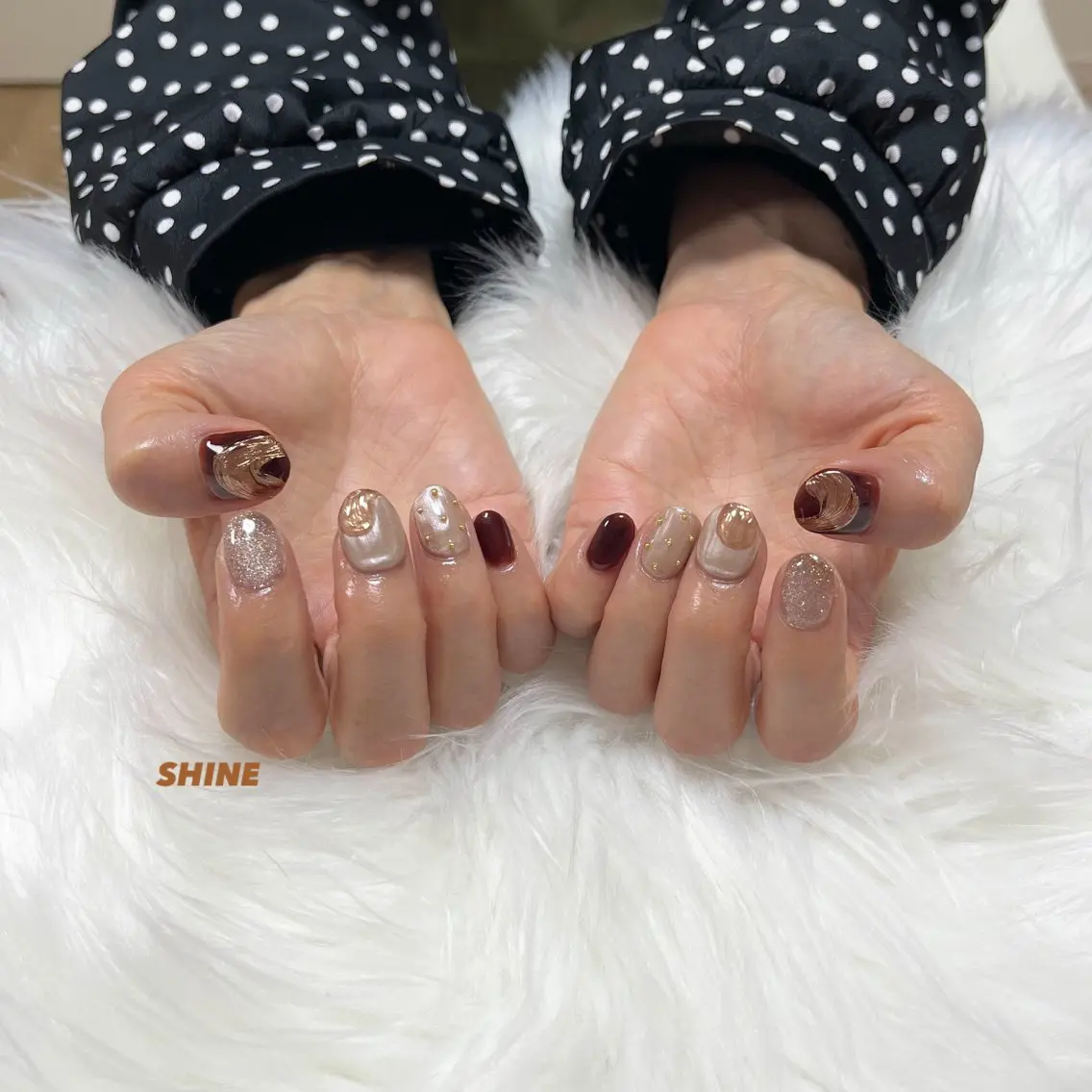 ネイル マグネットネイル ミラーネイル バレンタイン ハンドネイル SHINE nail salonのネイルデザイン