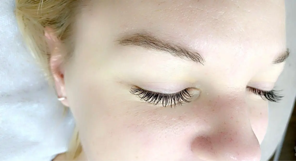 マツエク・マツパ フラットラッシュ ナチュラル セーブル khaki eyelashの眉毛・アイブロウイメージ