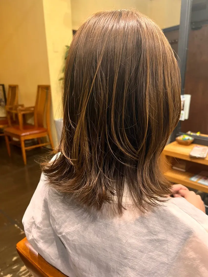 ミディアム waratic 久場のヘアスタイル