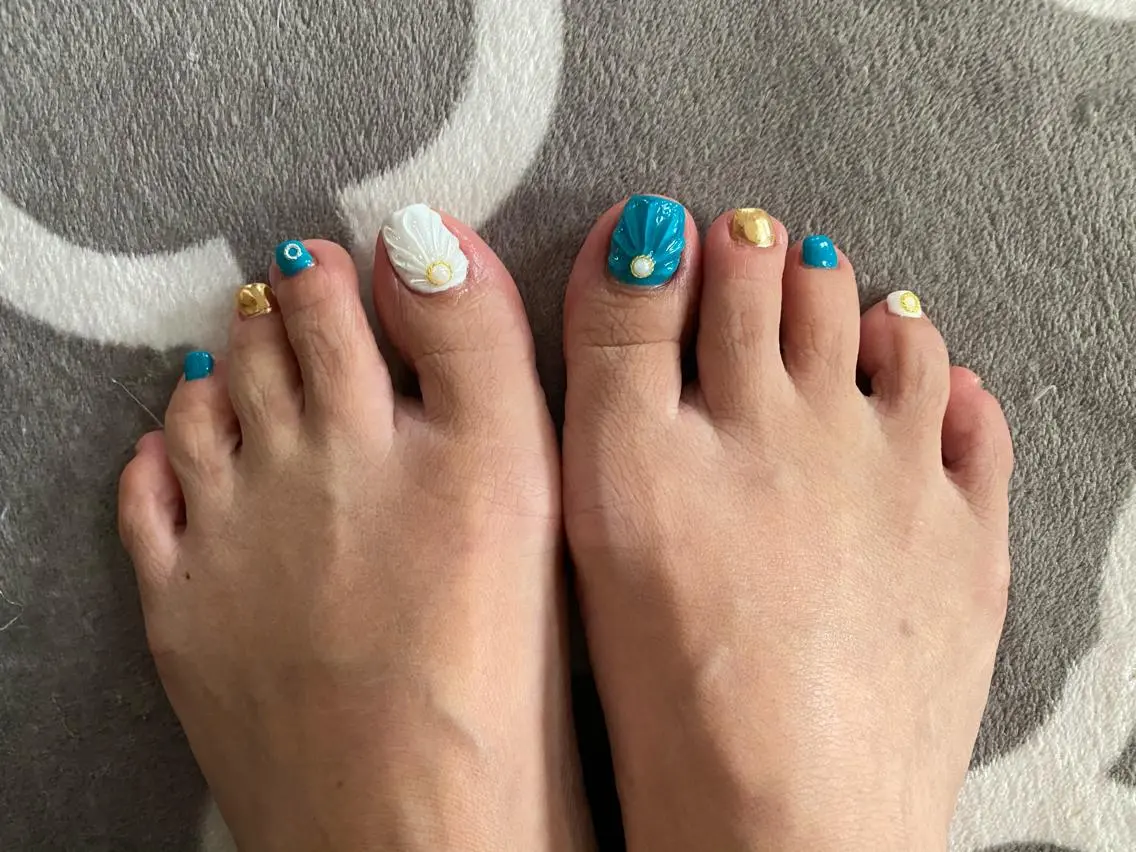 ネイル フットネイル 夏ネイル フットネイル Ulu Nail 🌱MOMOKAのネイルデザイン
