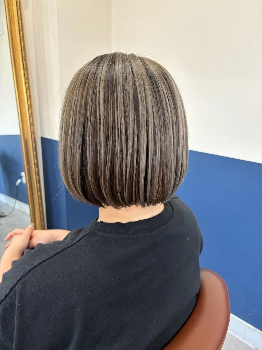 ミディアム カラー カット ヘアカラー 髪の家 tikiのヘアスタイル