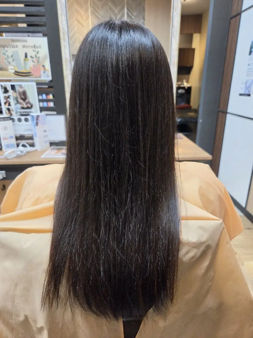ロング 顔周りカット ナカオ シュウヘイのヘアスタイル