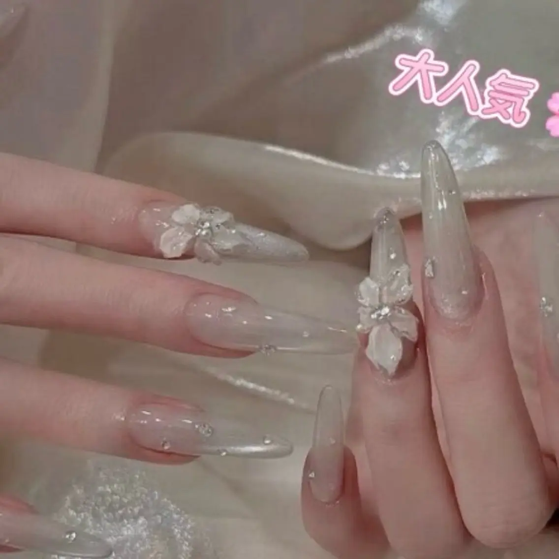 【9、10月】限定★INS大人気★長さだし+2個プルメリアネイル¥9980の写真