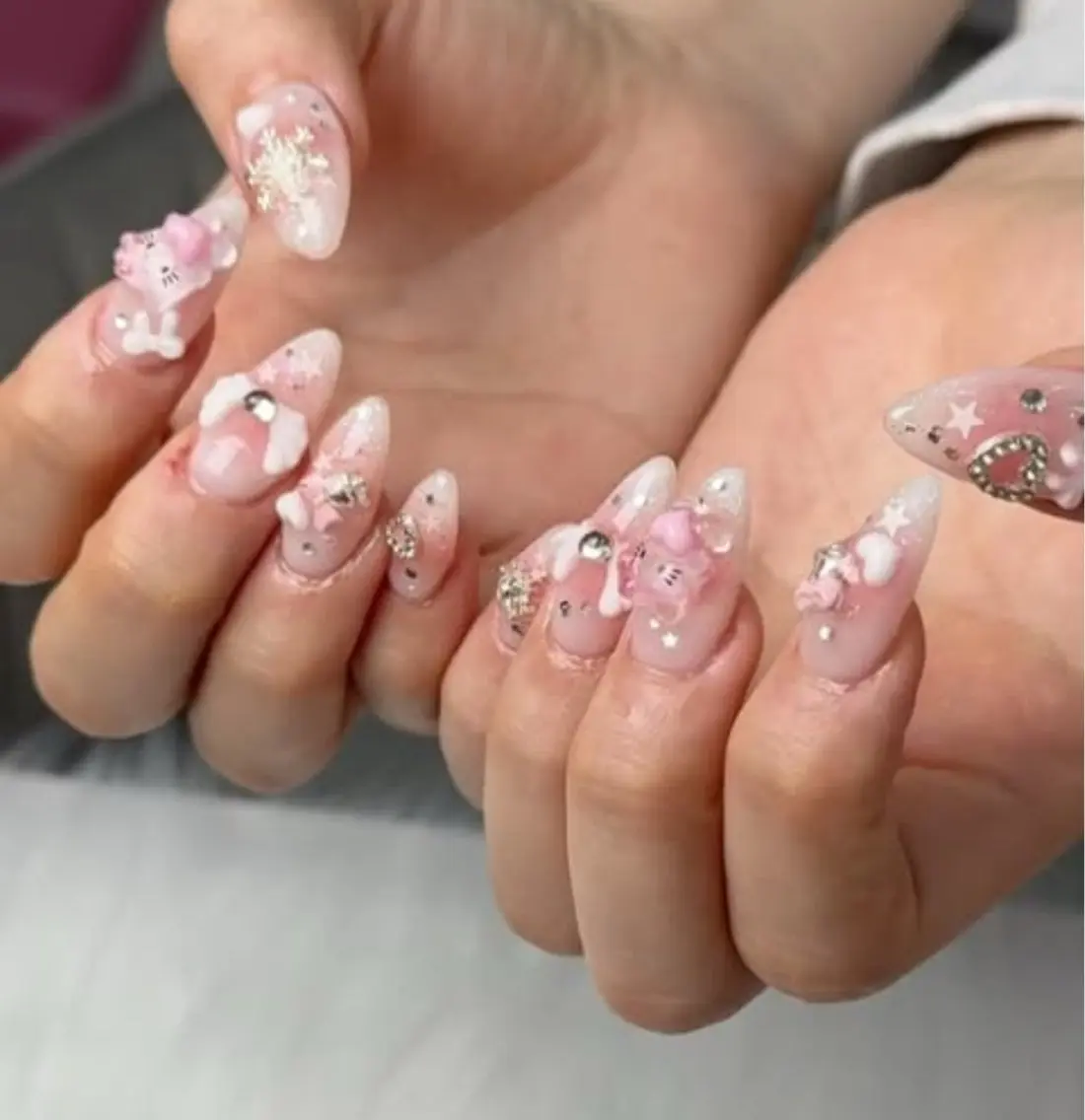 ネイル キラキラネイル マグネットネイル ミラーネイル ニュアンスネイル ワンホンネイル ハンドネイル Lyna 池袋のネイルデザイン
