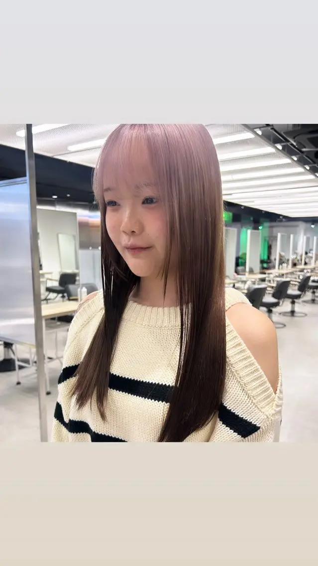 ロング カラー ブリーチ ケアブリーチ 透明感カラー ハイトーンカラー イルミナカラー メンズウルフ/ボブ パーマ/くるみのヘアスタイル