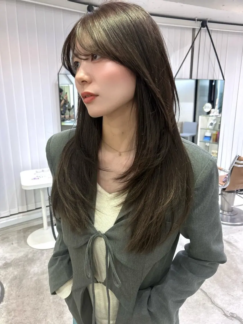 ロング カラー カット ヘアカラー 透明感カラー 莉々子のヘアスタイル