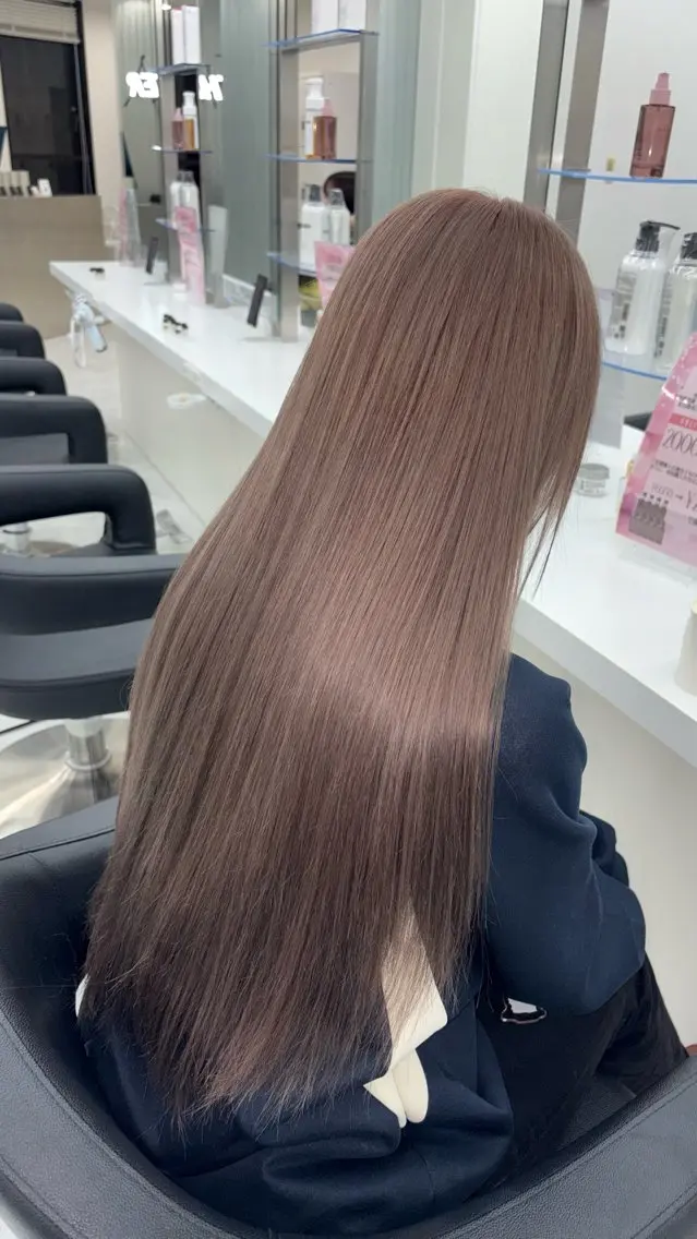 ロング カラー ヘアカラー 🖤ハイトーン× レイヤー🖤SARAのヘアスタイル