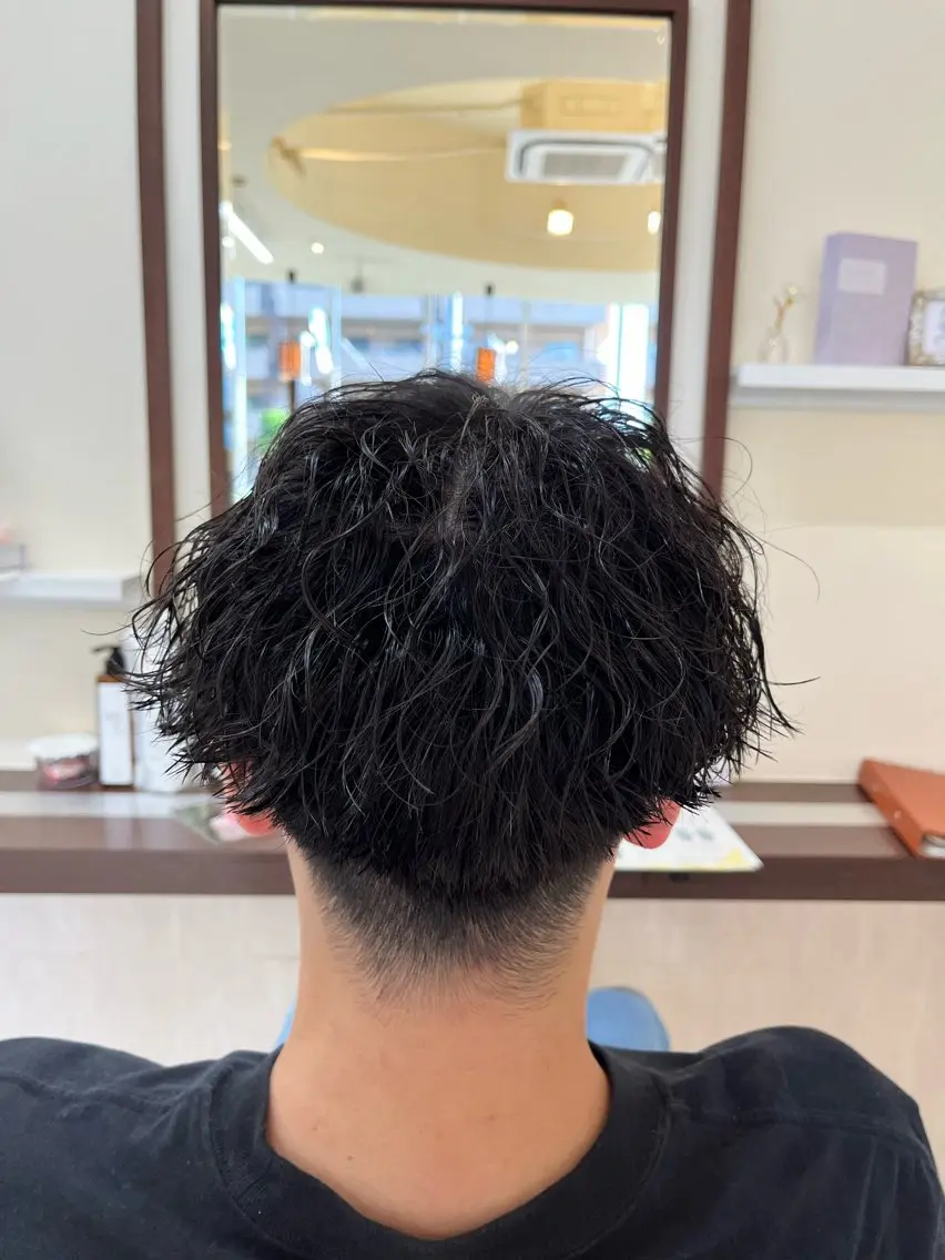 ショート パーマ メンズ マッシュ メンズパーマ 刈り上げ 波巻きパーマ スパイラルパーマ 🧊メンズ特化🧊 高木航希のヘアスタイル