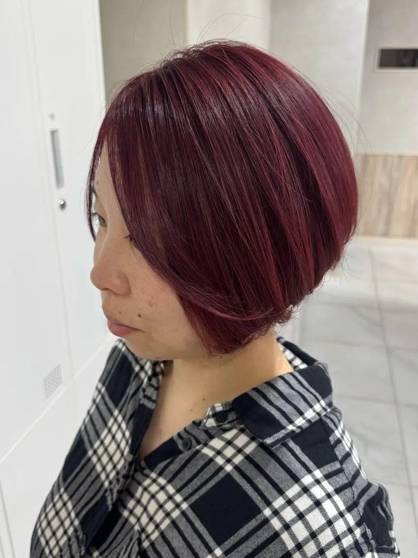 ショート カラー ブリーチ ボルドーカラー ケアブリーチ グランデュール焼津 SEIRYU🐉のヘアスタイル