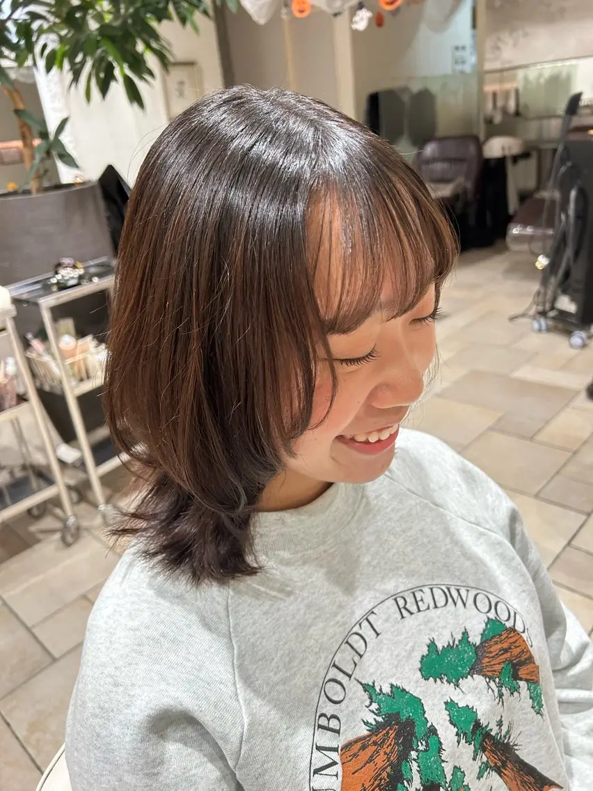 ミディアム レイヤーカット カット 土佐 彩純のヘアスタイル