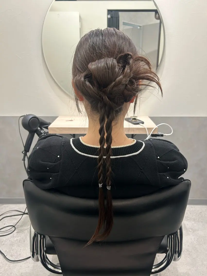 ロング ヘアアレンジ ヘアセット Hatsune 🐯レイヤーカットのヘアスタイル