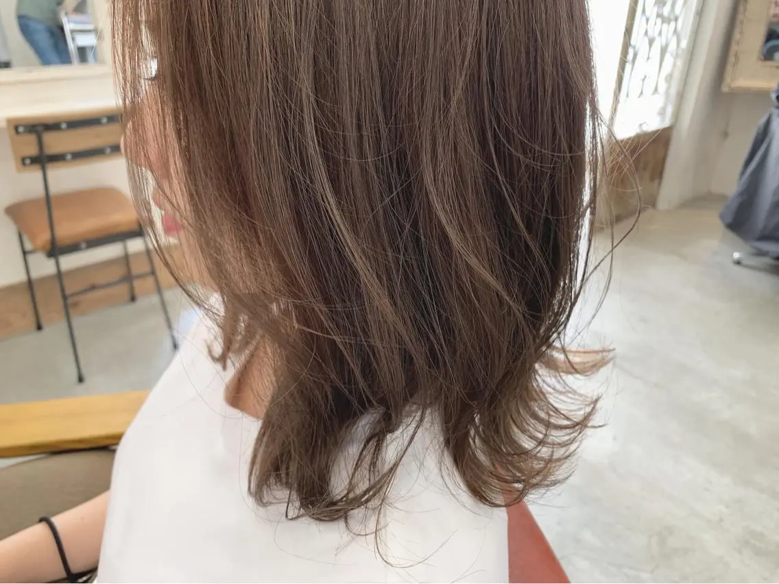 セミロング カラー fio マナミのヘアスタイル