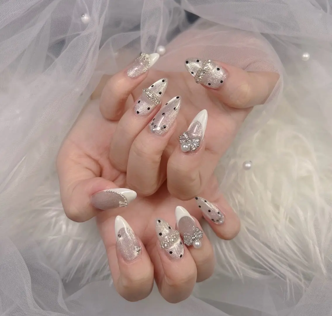 ネイル アートネイル オーロラネイル チークネイル 長さ出し フットネイル Miya _nailのネイルデザイン