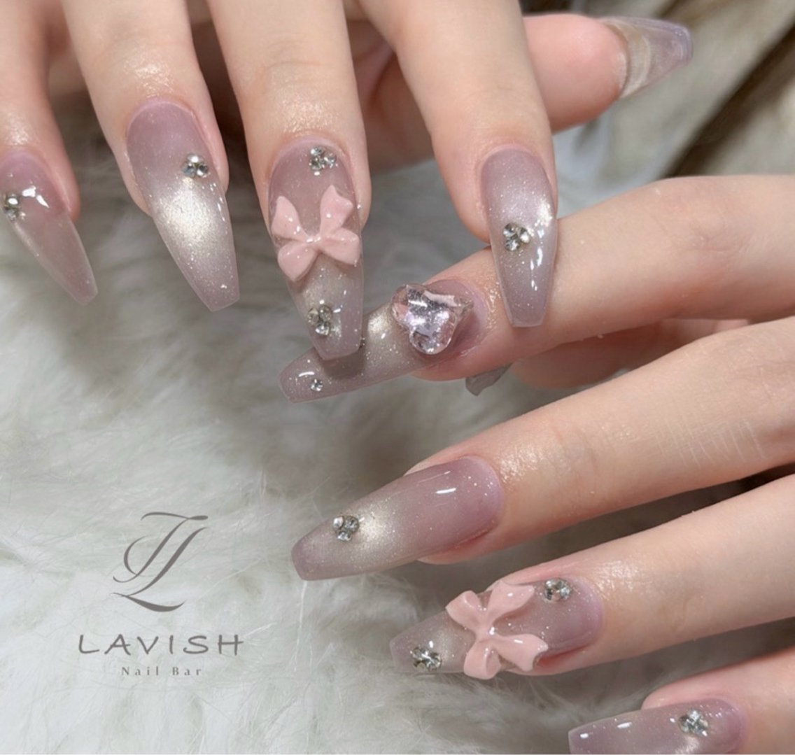 ネイル ハンドネイル フットネイル LAVISH sakiのネイルデザイン