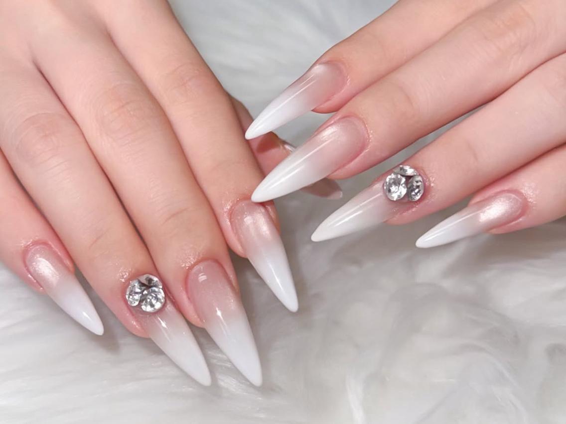 ネイル ボルドー ブラウン 長さ出し フットネイル フレンチネイル ハンドネイル ハンドケア NEW NAIL KaKa❤️🔥のネイルデザイン