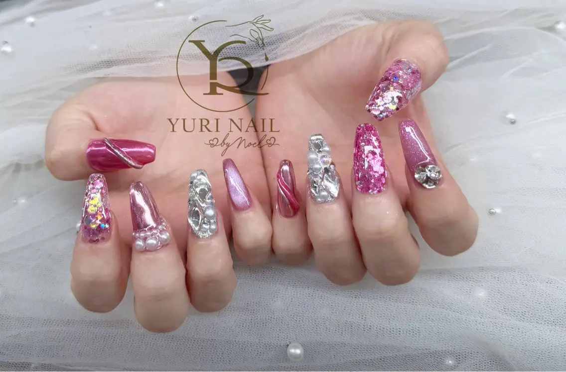 ネイル ハンドネイル フットネイル ハンドケア YURI Nail NARITAのネイルデザイン