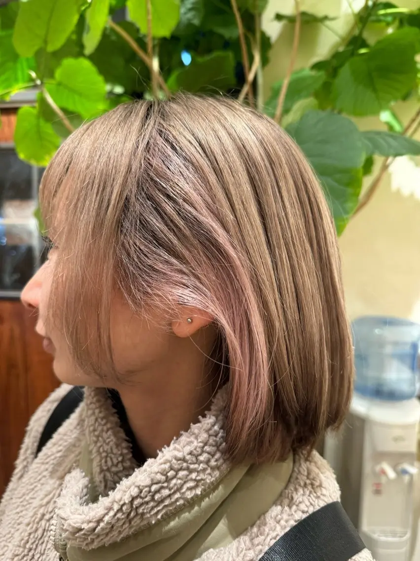 カラー ベージュカラー ピンクカラー 安藤 来桃のヘアスタイル