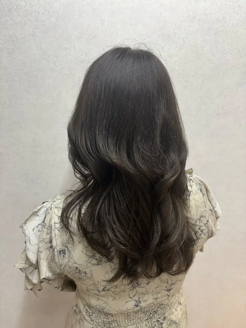 ロング カラー ブリーチ グラデーションカラー グレージュ 🦖透明感カラー 🦖三橋広空のヘアスタイル