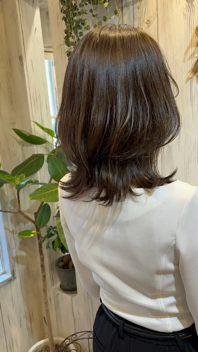 セミロング カラー 透明感カラー くびれヘア カット ヘアカラー トリートメント 伊藤 みきのヘアスタイル