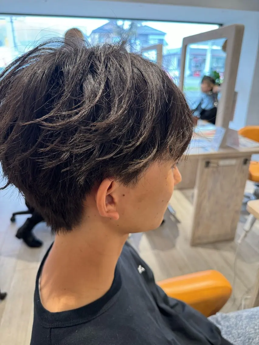 ショート 外ハネヘア カット パーマ 石井 琉星のヘアスタイル