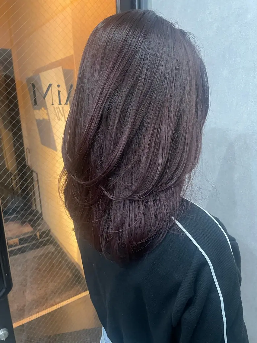 ミディアム カラー レイヤーカット AIRI layer cut hairのヘアスタイル