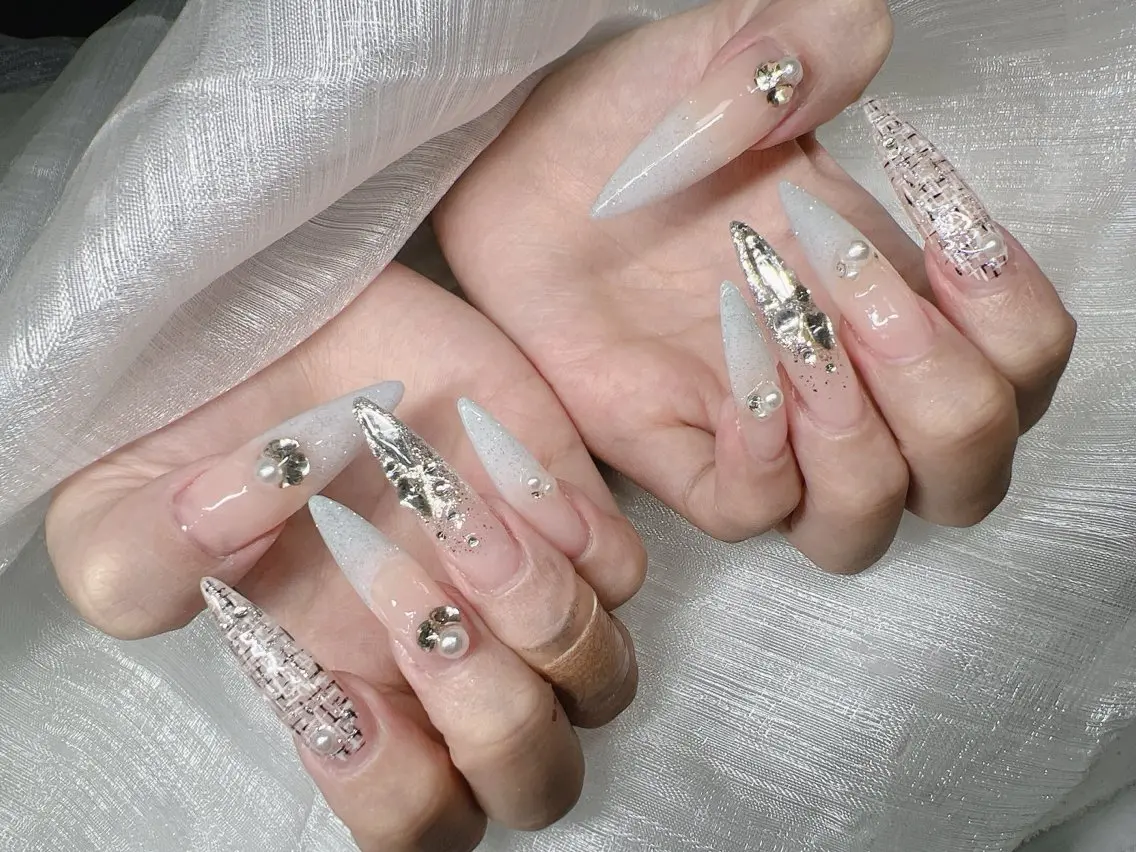 ネイル 長さ出し グラデーション 卒業式 キラキラネイル マグネットネイル ハンドネイル Lee Nails チップ長さだし専門店のネイルデザイン
