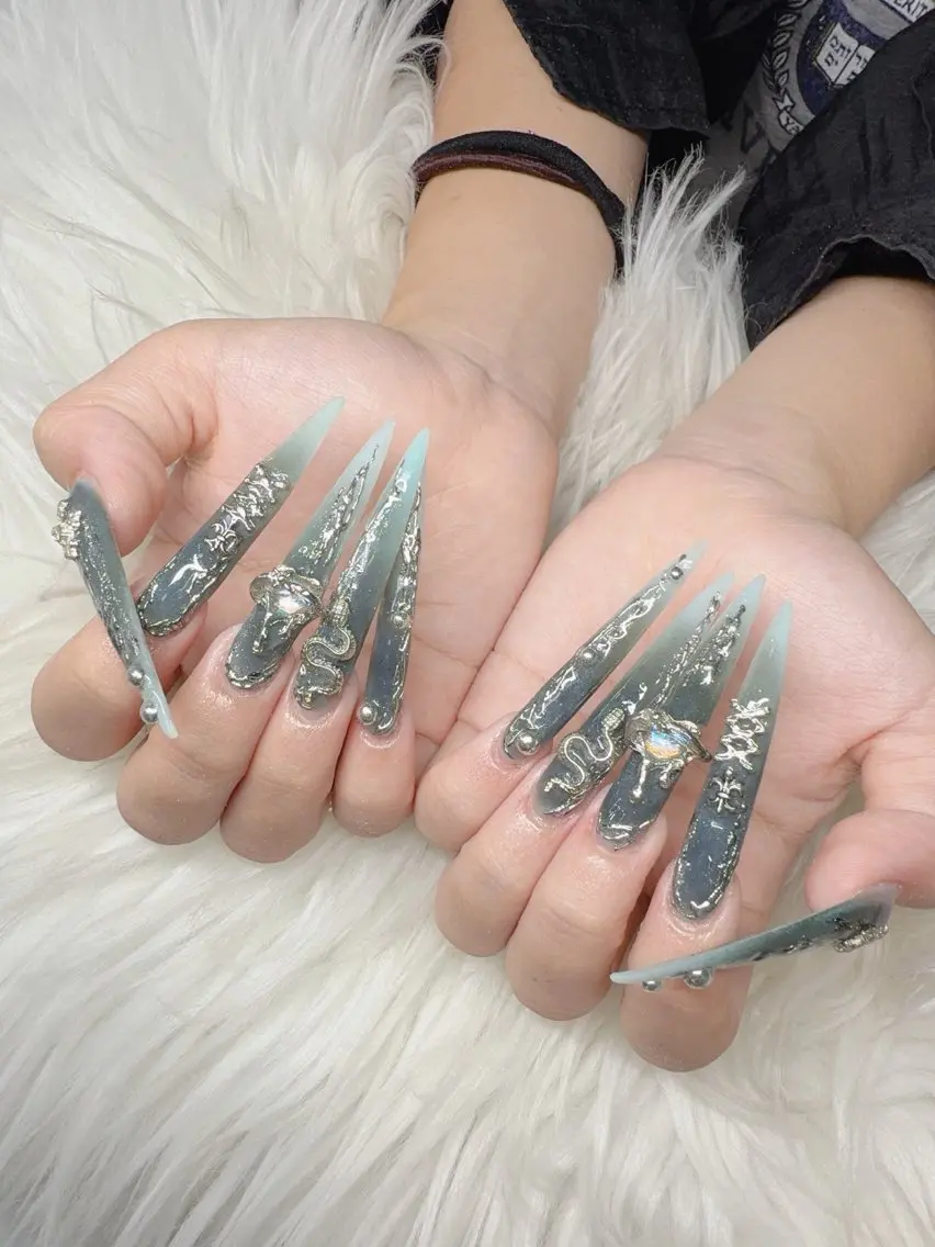 ネイル Lee Nailsのネイルデザイン