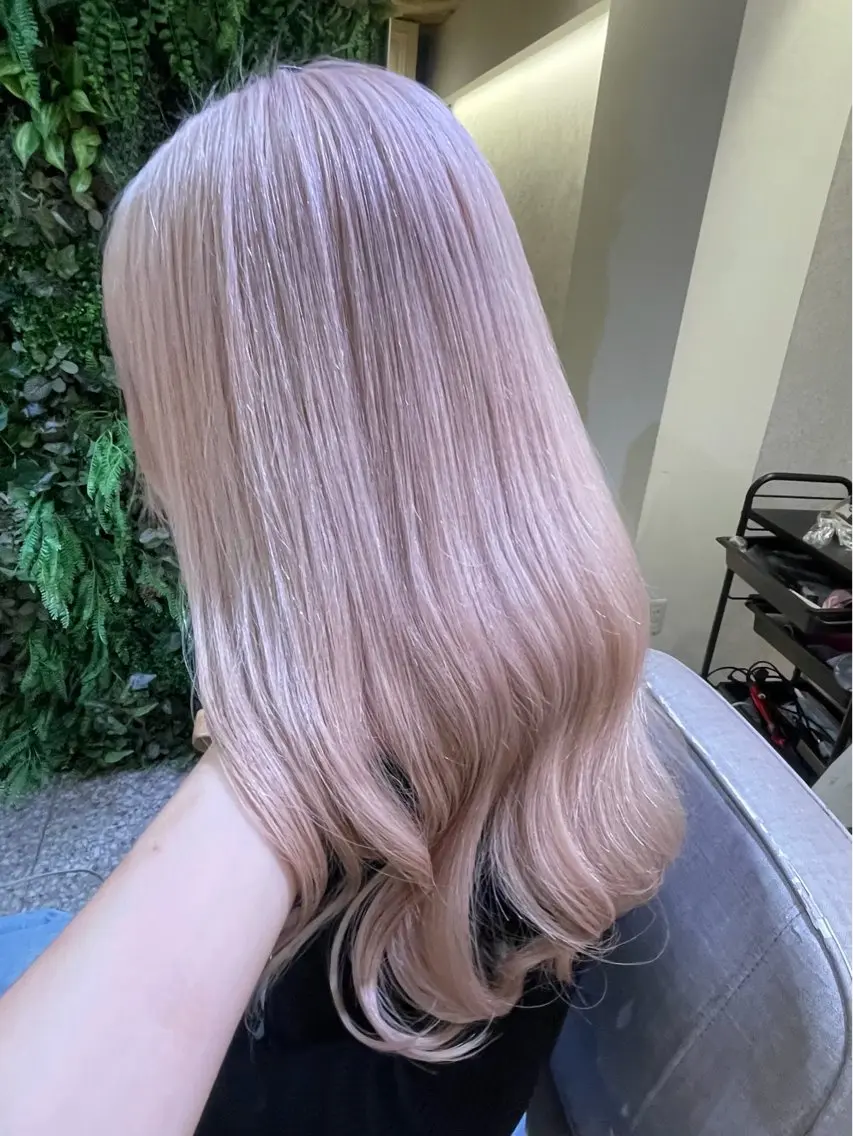 ロング 吉良祐樹 艶カラー／縮毛矯正のヘアスタイル