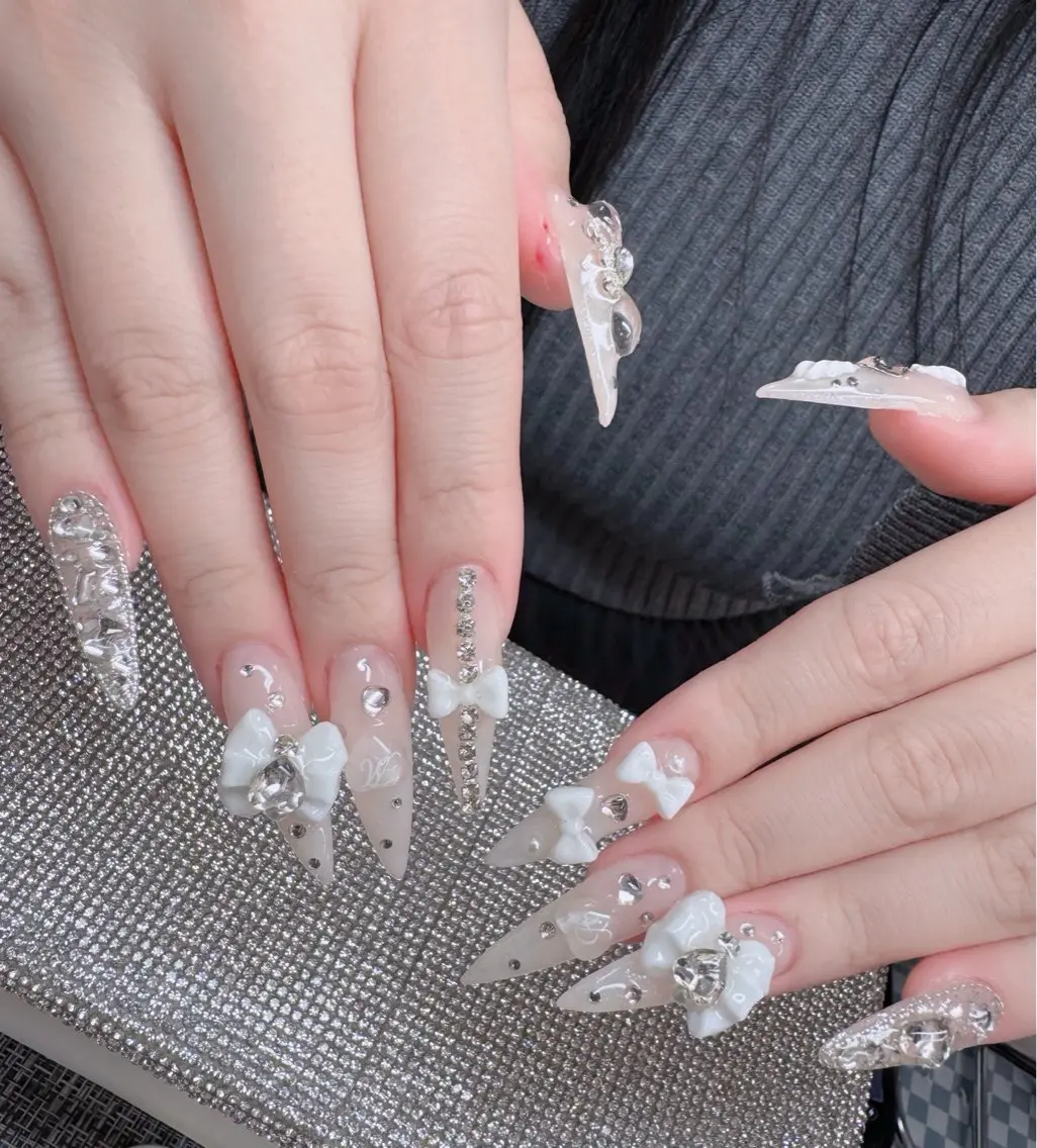 ネイル フレンチネイル ジェルネイル ハロウィン キラキラネイル 韓国ネイル H.baby Nail Salonのネイルデザイン