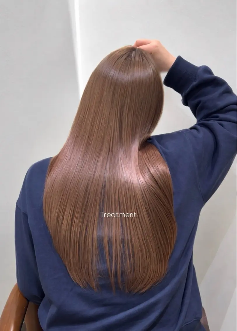 セミロング chihiro" 艶髪×透明感カラーのヘアスタイル