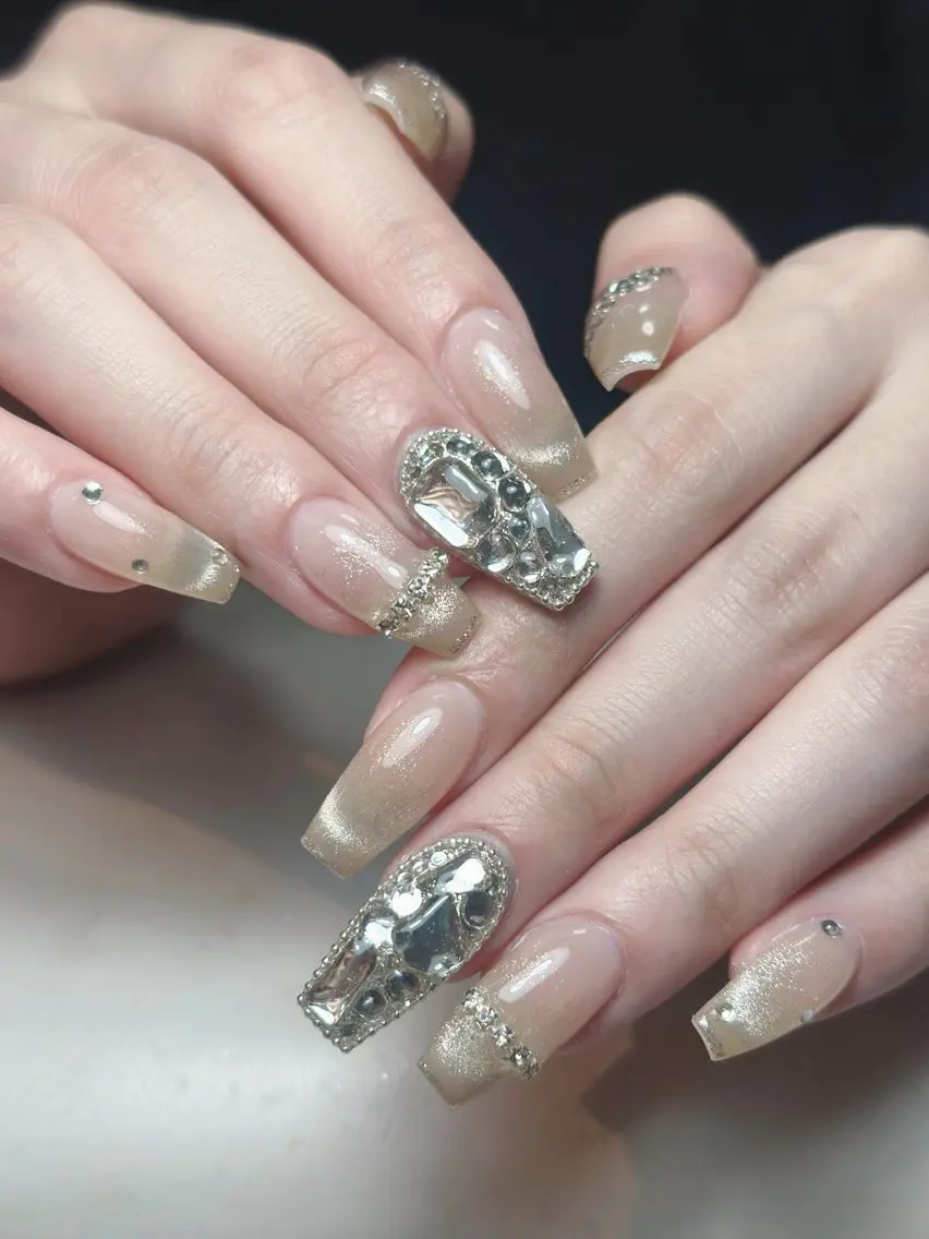 ネイル アートネイル ジェルネイル ニュアンスネイル シンプルネイル ネイルチップ ハンドネイル Nienail_ Luxeのネイルデザイン