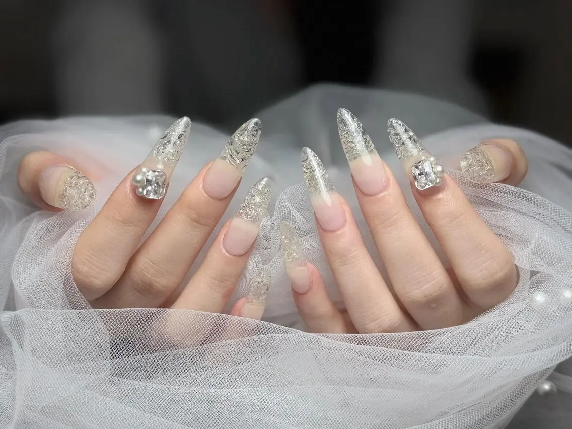ネイル アートネイル 長さ出し ジェルネイル 韓国ネイル マグネットネイル ハンドネイル Cloudy Chan Nailのネイルデザイン