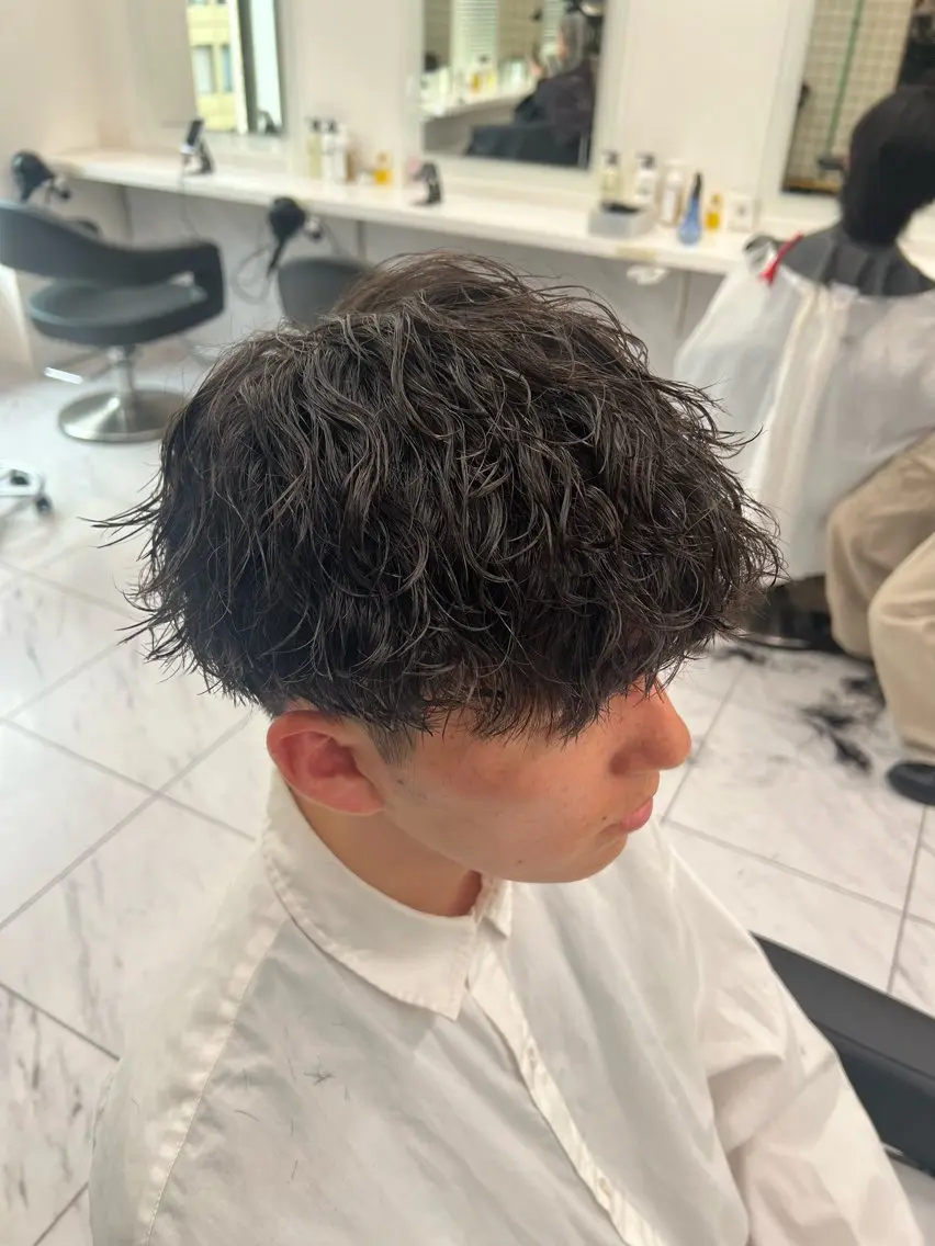 ショート カラー パーマ ヘアアレンジ メンズ メンズパーマ 💎韓国/ レイヤー カット/ 暖色🫧のヘアスタイル