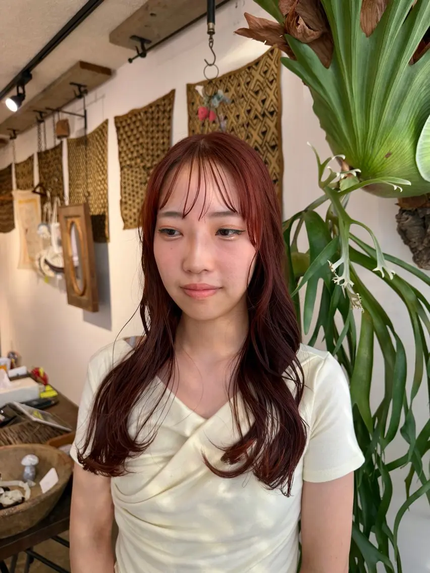 カラー 安谷 彩香のヘアスタイル