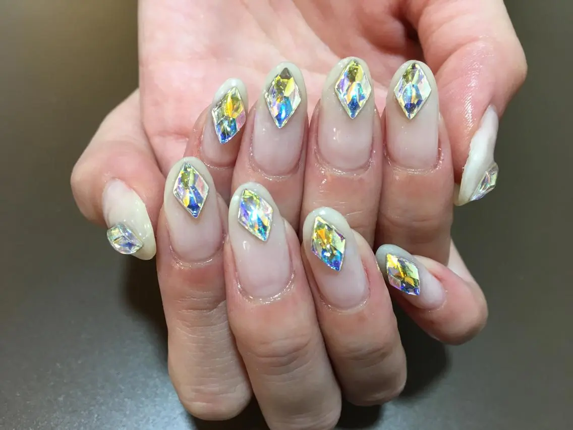 ネイル ストーンネイル nailartist lisaのネイルデザイン