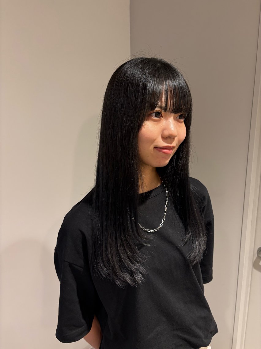 ロング カラー 透明感カラー グレージュ ネイビーカラー 顔まわりレイヤー レイヤーカット 藤田 小波のヘアスタイル
