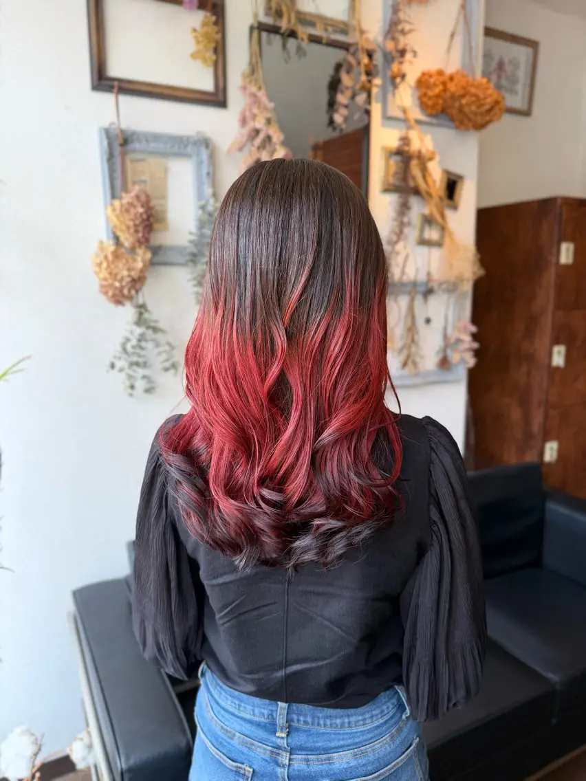 ロング カラー ブリーチ デザインカラー レッドカラー カット ヘアカラー トリートメント 💜推しインナー カラー/菊池柊真💜のヘアスタイル
