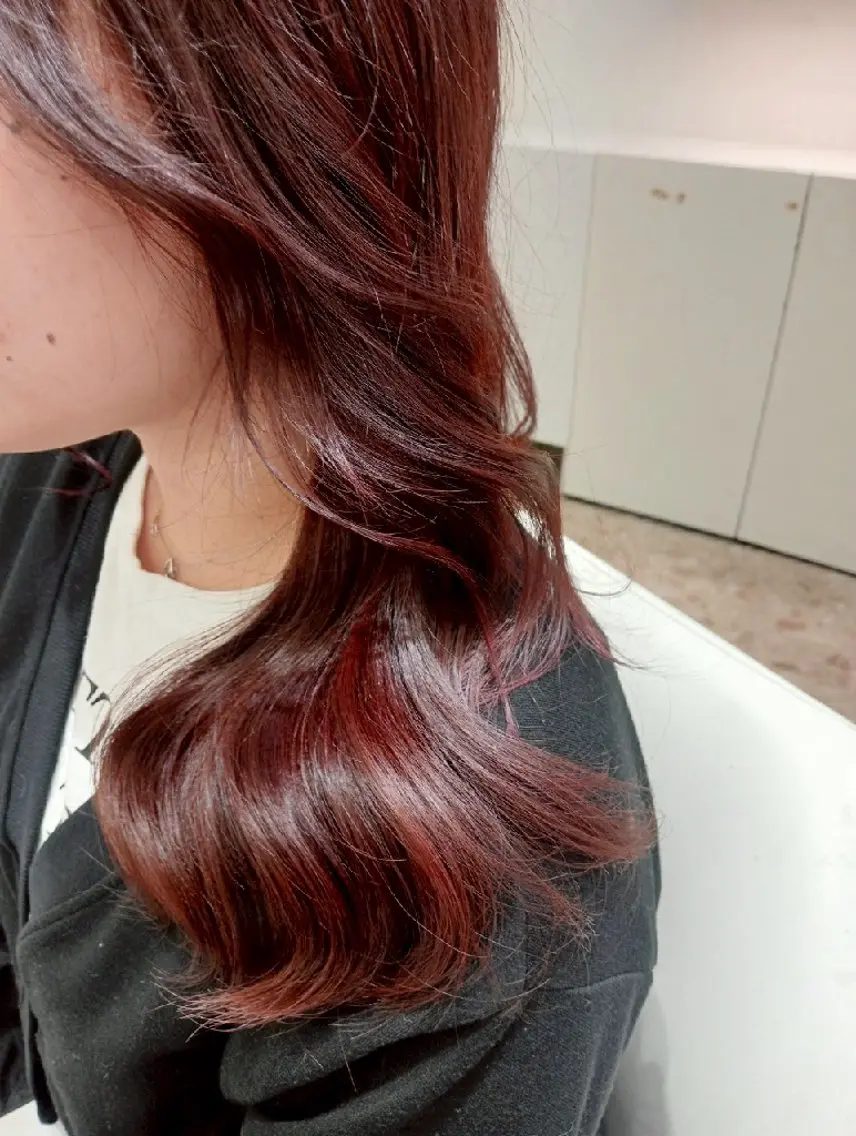 カラー ロング ソウワ ヒナコのヘアスタイル