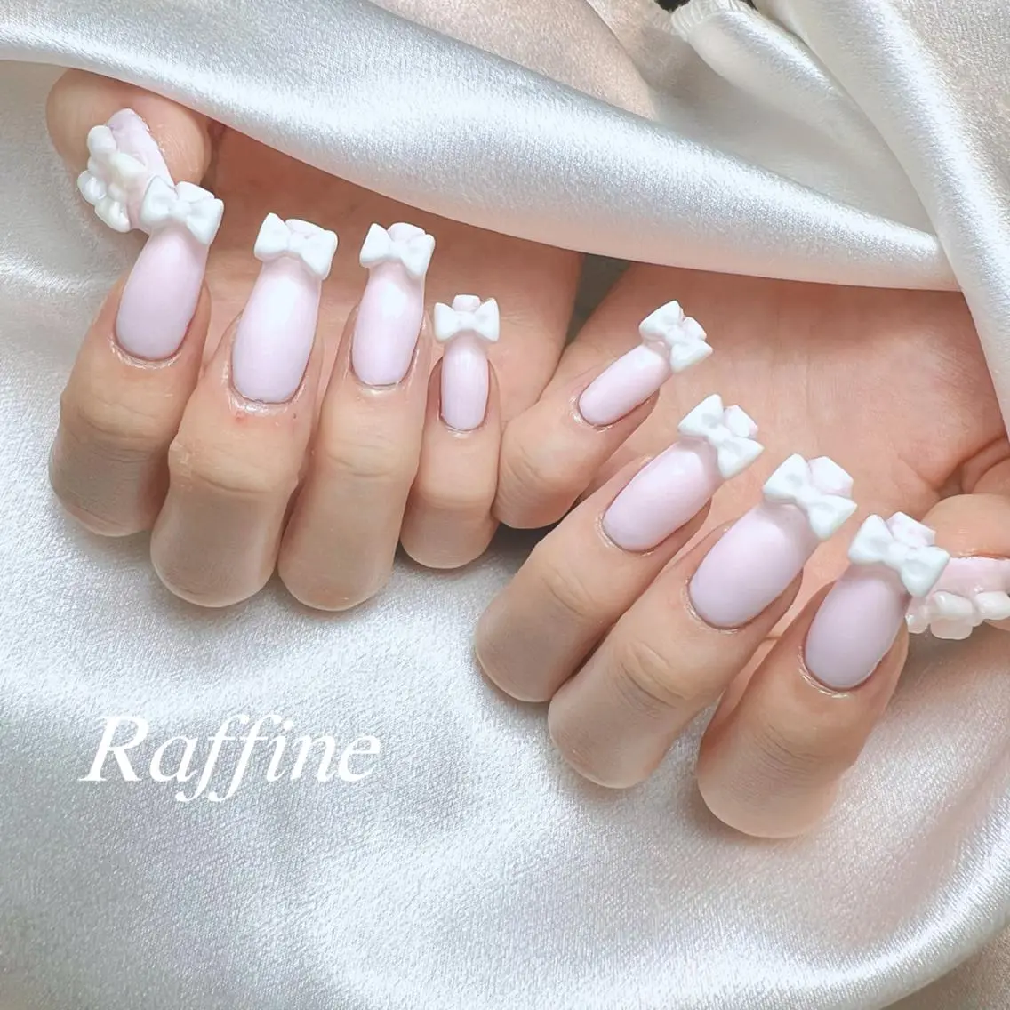 ネイル ハンドネイル RAFFINE haru🦋🩵のネイルデザイン