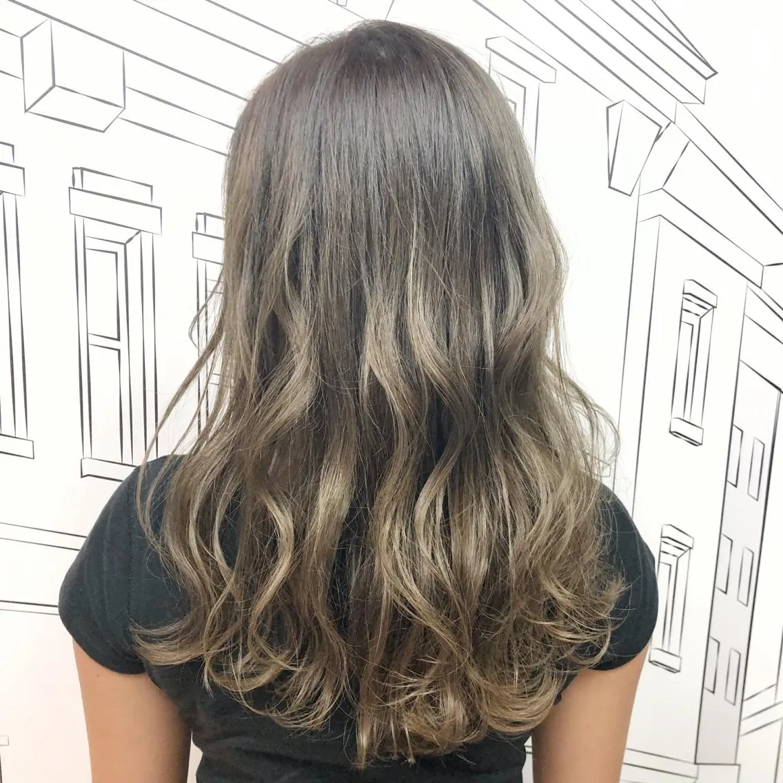 セミロング カラー グラデーションカラー グレージュ シアーグレージュ レイヤー⭐️カラー ⭐️平川雅史のヘアスタイル