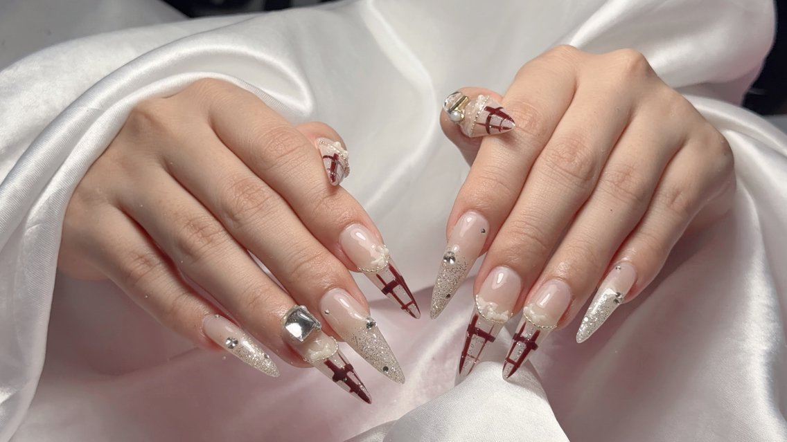 ネイル KIRA LILYのネイルデザイン