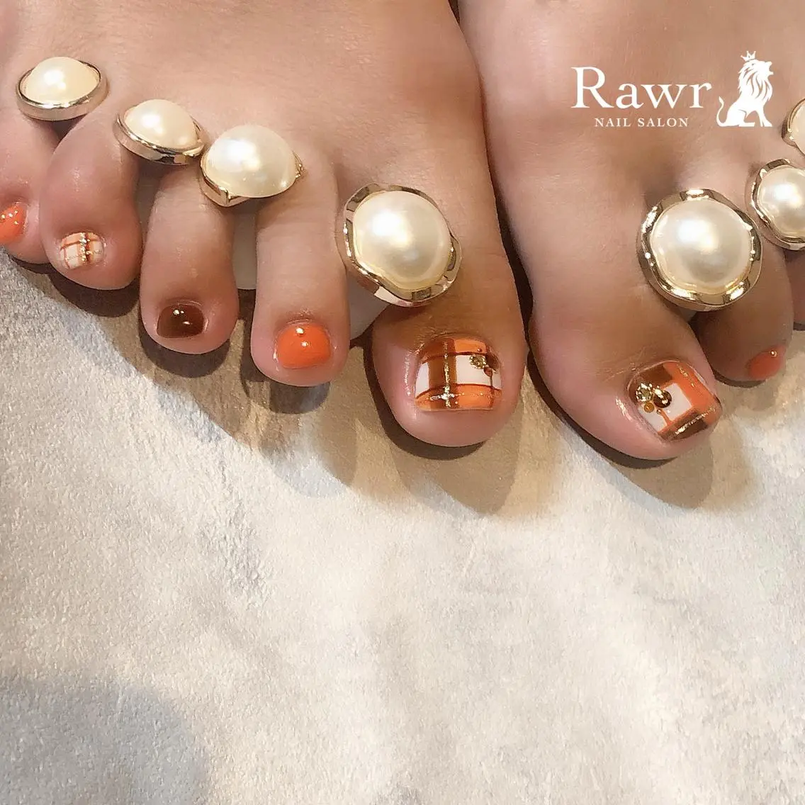 ネイル ブラウン オレンジ フットネイル Rawr / saoriのネイルデザイン