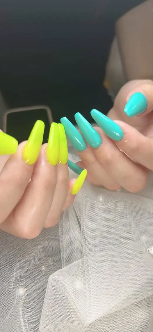 ネイル ハンドネイル ゆき 🌻ひまわりサロンのネイルデザイン