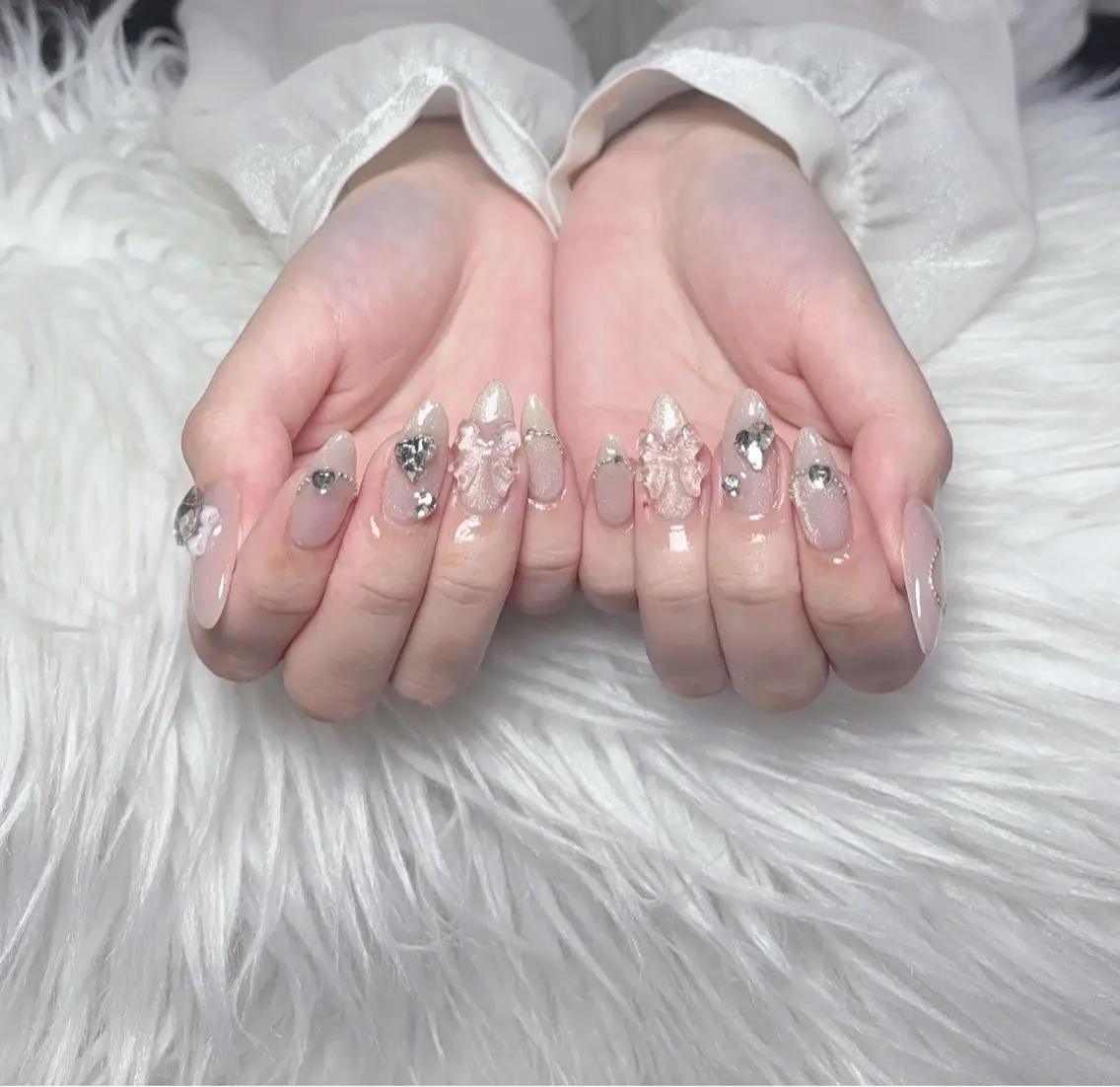 ネイル アートネイル 長さ出し フレンチネイル グラデーション キラキラネイル ハンドネイル Yuki Nailのネイルデザイン
