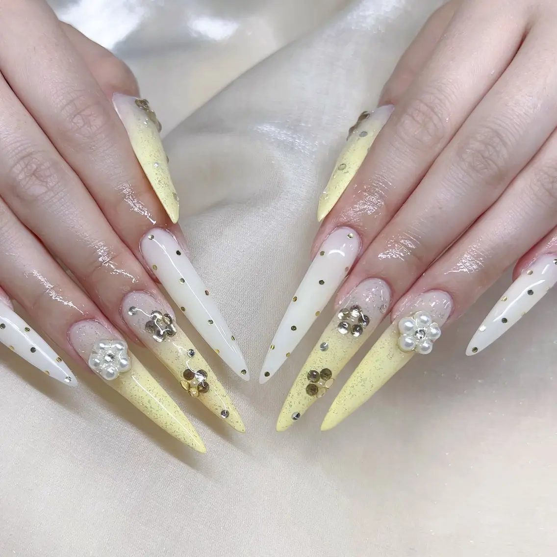 メンズ ネイル メンズ韓国風 アートネイル オーロラネイル ガーリー キラキラネイル ハンドネイル Nail salon 木にいるのネイルデザイン