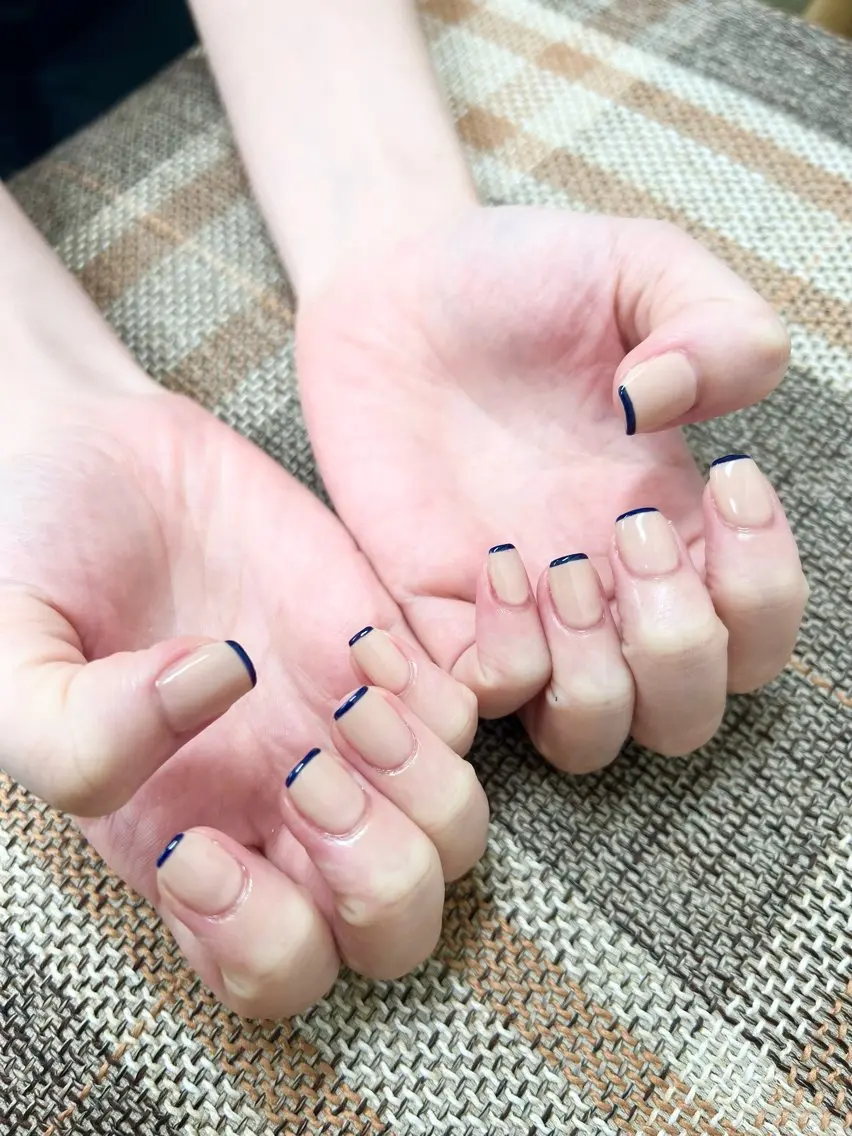 ネイル フレンチネイル 吉田 里菜のネイルデザイン