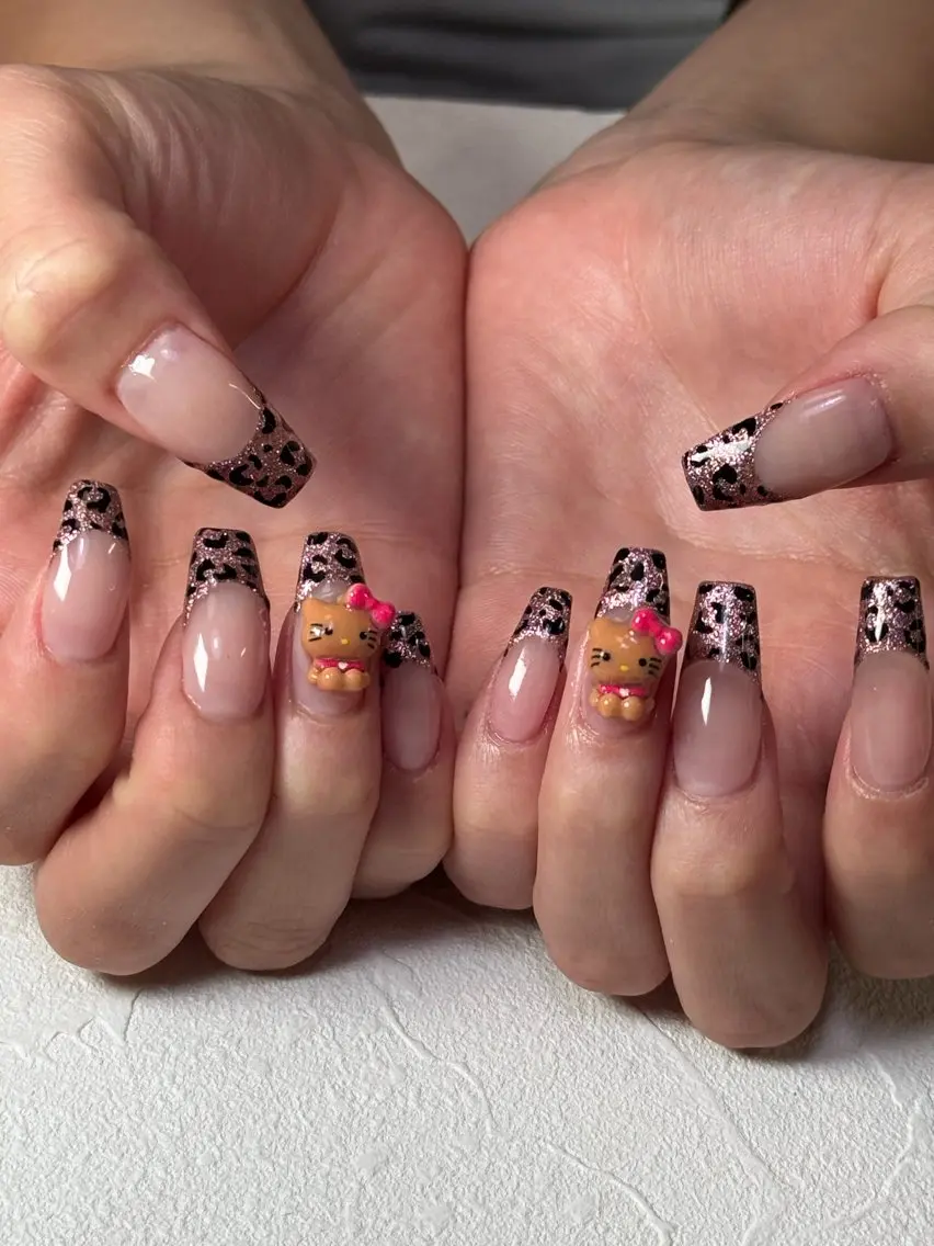 セミロング ハンドネイル Latte Nail 十三のネイルデザイン