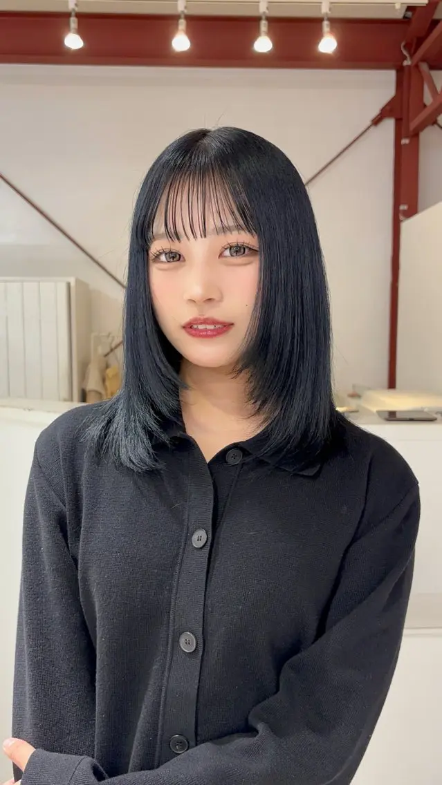 ミディアム 高野 優菜のヘアスタイル
